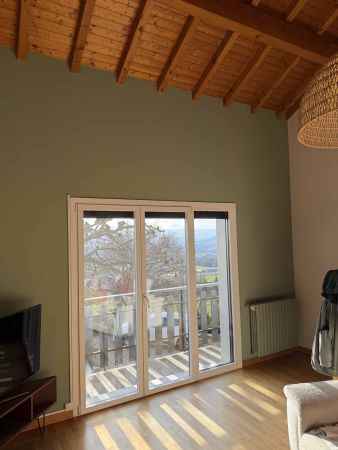 Peinture intérieure et rénovation d’une maison à Genève réalisée par artisan peintre